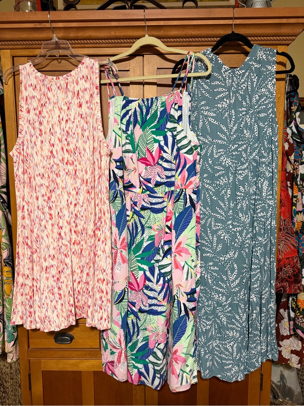 3 LOFT dresses for 1 price. In excellent condition. - Picture 2 of 2
